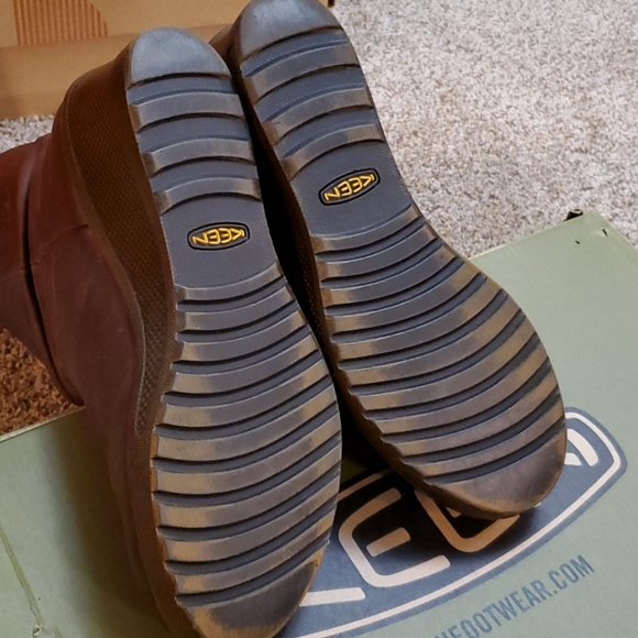 Boots - Picture 5 of 9